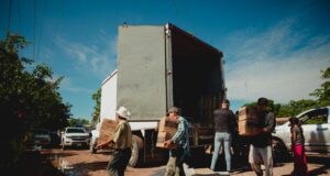 DIF Sinaloa lleva apoyos a familias afectadas por “Ileana”