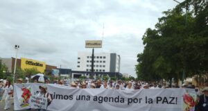 “Culichi que se respeta pide paz completa”; Marchan culiacanenses pidiendo paz