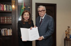 Rocha nombra como secretaria de Educación a Gloria Himelda Félix Niebla