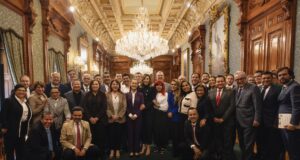 Rocha acude a reunión con la presidenta Claudia Sheinbaum para ver avances del IMSS Bienestar en Sinaloa