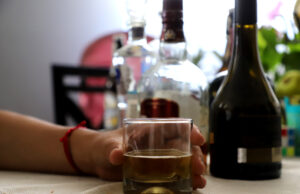 A prevenir adicciones, ante posible aumento de consumo de bebidas alcohólicas en diciembre
