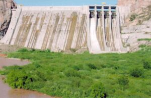 Algo extremo y difícil de explicar la pérdida de agua en la presa Huites