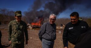 Incineran estupefacientes y destruyen objetos del delito decomisados por FGR