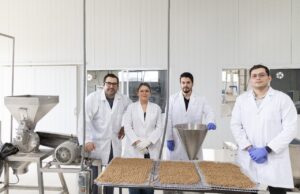 Científicos sinaloenses transforman residuos de cerveza en alimentos y electricidad