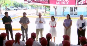 “La Presidenta Sheinbaum es una mujer universal y de estado”: Rocha; la recibe en Mazatlán