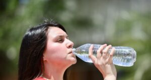 Secretaría de Salud pide extremar precauciones para evitar agotamientos y golpes de calor