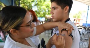 De manera simultánea en las cuatro unidades regionales, la UAS inicia la jornada de vacunación a estudiantes de 13 a 16 años