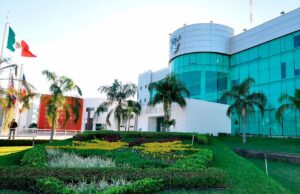 A través del Rector, la UAS mantiene las gestiones permanentes para cumplir con los objetivos y compromisos con la comunidad universitaria