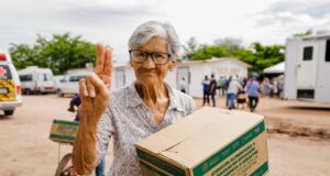 Familias de “El Carrizo” en Ahome aprovechan servicios de las Brigadas del Bienestar DIF Sinaloa