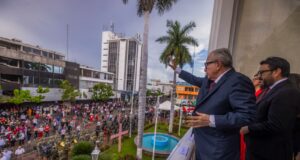 Presencia Gobernador Rocha desfile conmemorativo al 215 aniversario de la Independencia de México