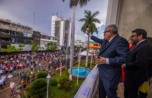 Presencia Gobernador Rocha desfile conmemorativo al 215 aniversario de la Independencia de México