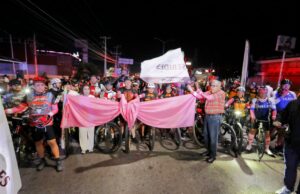 Gobernador Rocha, da el banderazo de inicio de la Rodada Rosa 2025