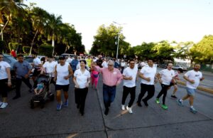 Gobernador Rocha encabeza el arranque de la Carrera de la Salud 2025 “Corre y Apoya”