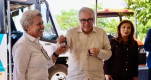 Gobernador Rocha entrega equipamiento para desarrollo profesional en la Universidad Tecnológica de Culiacán