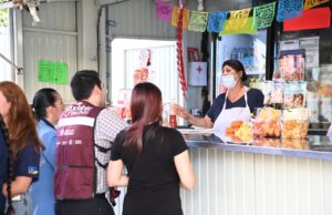 UBU y Salud supervisan tienditas de la prepa Allende, para garantizar venta de productos saludables