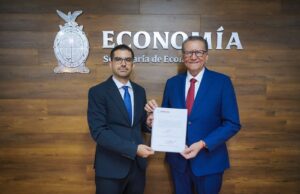 Feliciano Castro toma protesta a Roberto Sánchez como Subsecretario de Promoción y Competitividad Económica