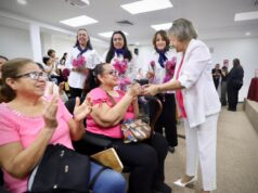 Entregan prótesis mamarias externas a mujeres sobrevivientes de cáncer de mama en Sinaloa