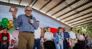Gobernador Rocha Moya y Eneyda Rocha festejan a miles de familias en la Gran Posada 2025