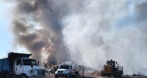 Incendio en el relleno sanitario es atendido y se trabaja hasta sofocarlo, informa PC Culiacán