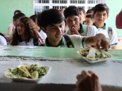 Gobierno de Sinaloa fortalece la permanencia escolar con más de 30 mil desayunos para juventudes