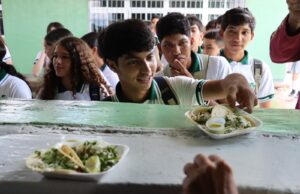 Gobierno de Sinaloa fortalece la permanencia escolar con más de 30 mil desayunos para juventudes