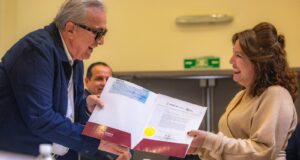 Gobernador Rocha encabeza entrega de 57 gratificaciones por jubilación a personal de COBAES