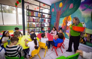 La hora del cuento despierta la imaginación infantil en la Biblioteca Rosa María Peraza
