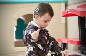 Implantes cocleares transforman la vida de 78 pacientes pediátricos en Sinaloa