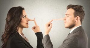 El poder de la mentira