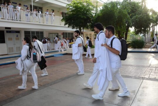 Más de 10 mil jóvenes solicitan ficha en primer día de preinscripciones en licenciatura: UAS