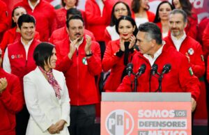 Rosario Robles llega al PRI como coordinadora nacional; el partido abre candidaturas a la sociedad civil