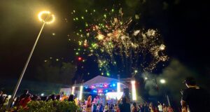 Asiste gobernador Rocha al desfile del Carnaval de Badiraguato