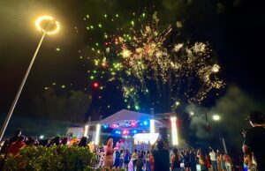 Asiste gobernador Rocha al desfile del Carnaval de Badiraguato