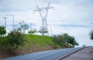 Transforman entorno de la avenida Álvaro Obregón Sur con talud ornamental