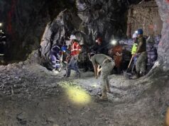 Rescatan un segundo minero con vida en El Rosario