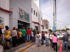 Más de 700 personas acuden a registro de apoyos de lentes y aparatos auditivos en DIF Culiacán