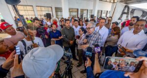 Gobernador Rocha Moya se reunió con miembros de comunidades indígenas de Ahome