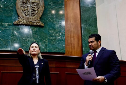 Yeraldine Bonilla Valverde rinde protesta como gobernadora interina de Sinaloa