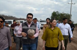Supervisa Gobernadora Yeraldine construcción de carretera en Mocorito