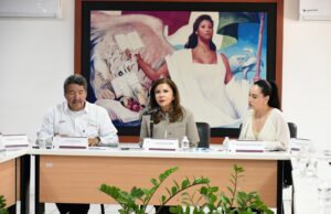 Aprueban proveedores para uniformes y útiles escolares gratuitos, y las fechas del canje