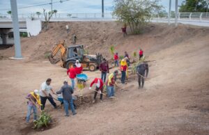 Continúan trabajos de mantenimiento y mejora urbana en vialidades de Culiacán