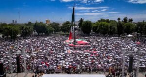 Más de 45 mil sinaloenses llenan la explanada de Gobierno para acompañar el mensaje de la Presidenta Claudia Sheinbaum
