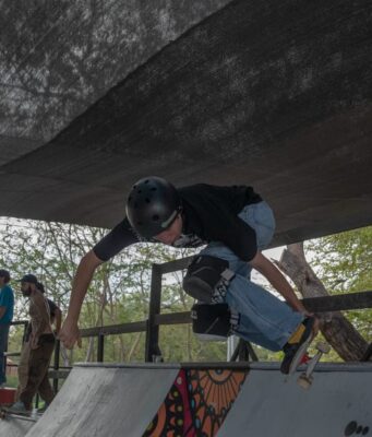 Celebran Go Skate Day con competencias, premios y firma de autógrafos en Parque Las Riberas