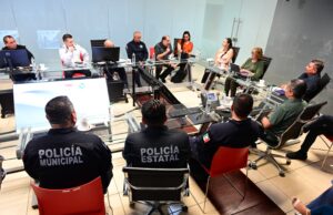 Mesa de diálogo reúne a autoridades de seguridad con experta de la LSE