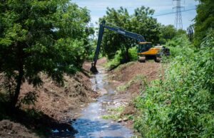 Refuerza Ayuntamiento trabajos de limpieza y desazolve tras lluvias en Culiacán