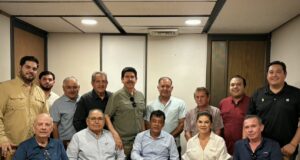Constructores acuerdan trabajar en unidad con el nuevo Secretario de Obras, Manuel Acosta Bernal