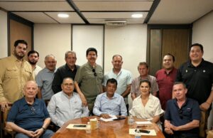 Constructores acuerdan trabajar en unidad con el nuevo Secretario de Obras, Manuel Acosta Bernal