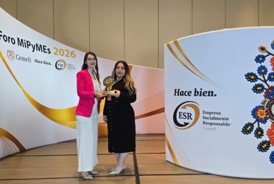 Laboratorios Delia Barraza 18 años siendo una Empresa Socialmente Responsable