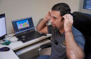Docente de la UAS desarrolla tecnología de realidad virtual y sensores hápticos para optimizar la rehabilitación motriz en niños con autismo