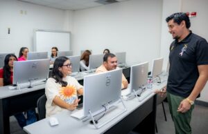 Herramientas de Inteligencia Artificial y audiovisual al alcance de todos: el SUADEC arranca tres días de capacitación tecnológica en la Torre Académica Culiacán